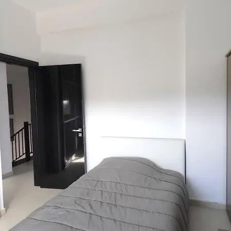 3b Delux Bayview Parklane Вилла